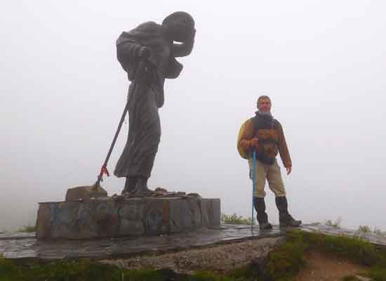 Alto do San Roque. Monumento al pellegrino