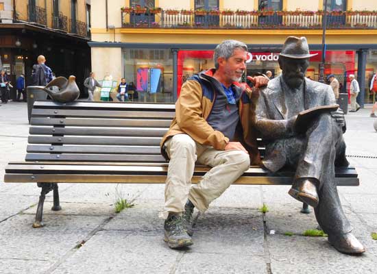 León. Mi pregio di sedere accanto al maestro Antoni Gaudí