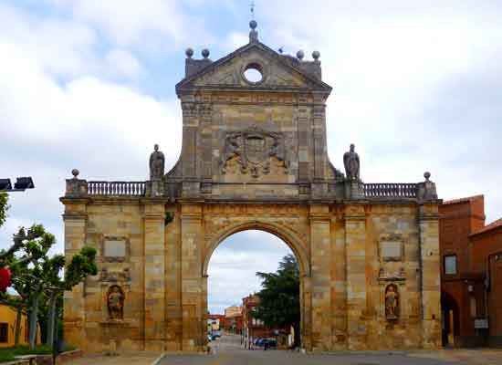 Sahagún. Arco di San Benito