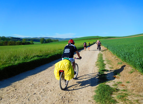 Ciclisti lungo il Cammino di Santiago
