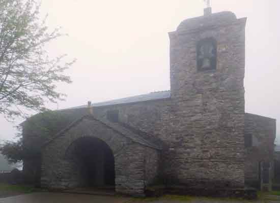 La igrexa de Santa María a Real do O Cebreiro