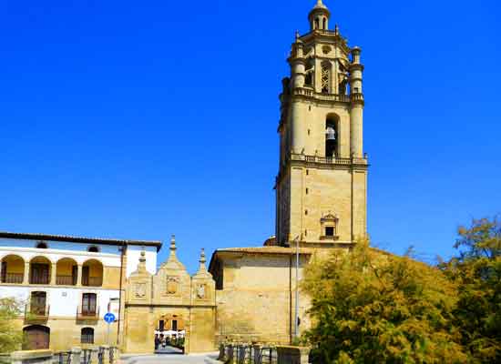 Los Arcos. Arco e campanile de Santa Maria